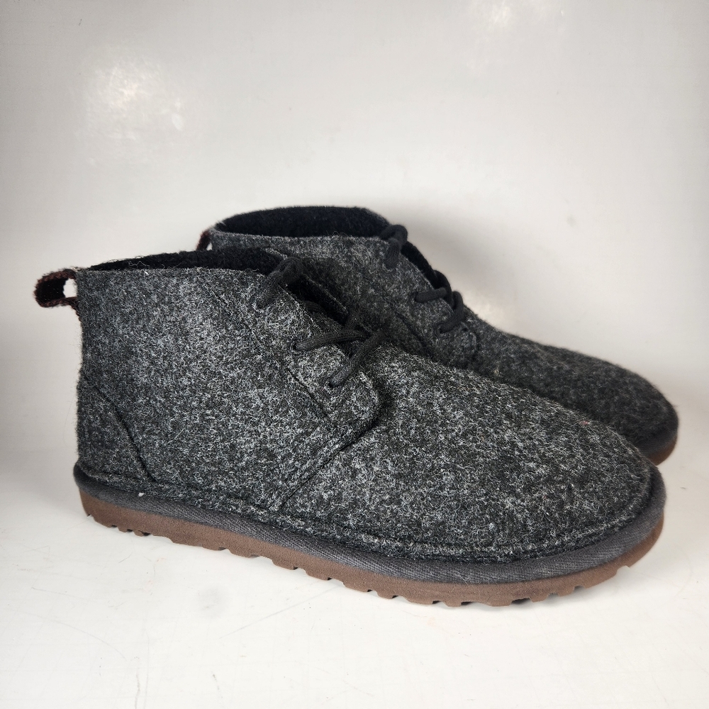 UGG Women's Refelt Neumel Chukka Boot Size 9  Gray Lace Up